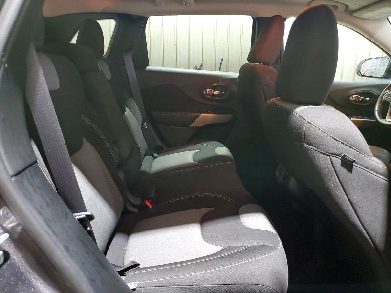 62487706 :رقم المزاد ، 1C4PJMCX0JD586592 vin ، 2018 Jeep Cherokee مزاد بيع