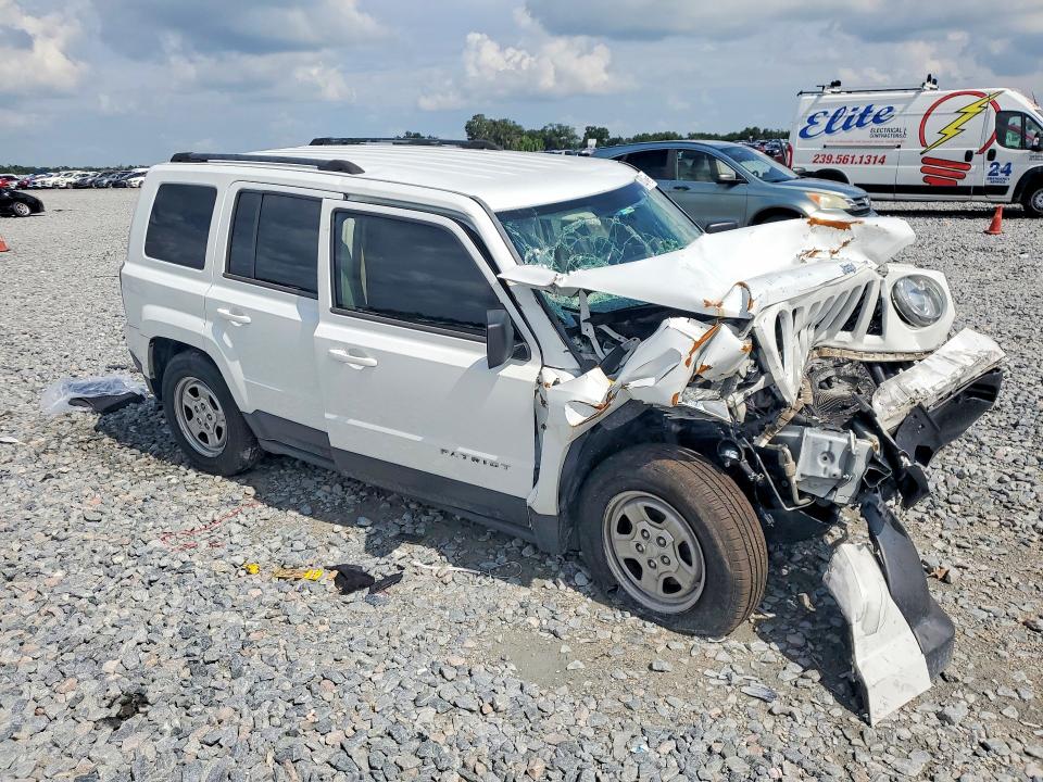 62571346 :رقم المزاد ، 1C4NJRBB0FD225591 vin ، 2015 Jeep Patriot مزاد بيع