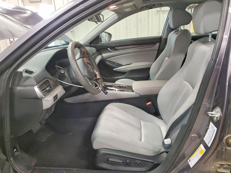 60133886 :رقم المزاد ، 1HGCV1F49JA232818 vin ، 2018 Honda Accord مزاد بيع