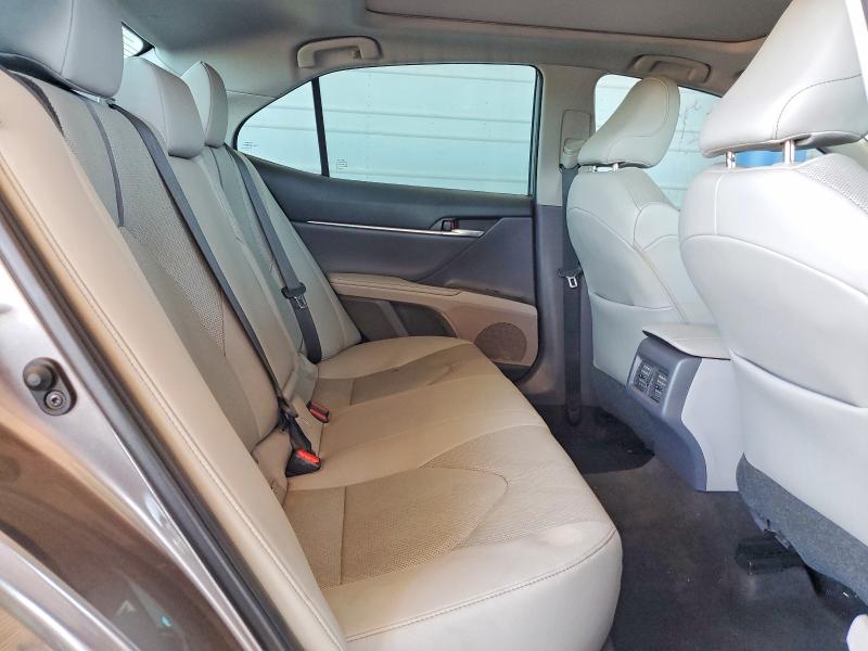 60018226 :رقم المزاد ، 4T1FZ1AK4MU050318 vin ، 2021 Toyota Camry مزاد بيع