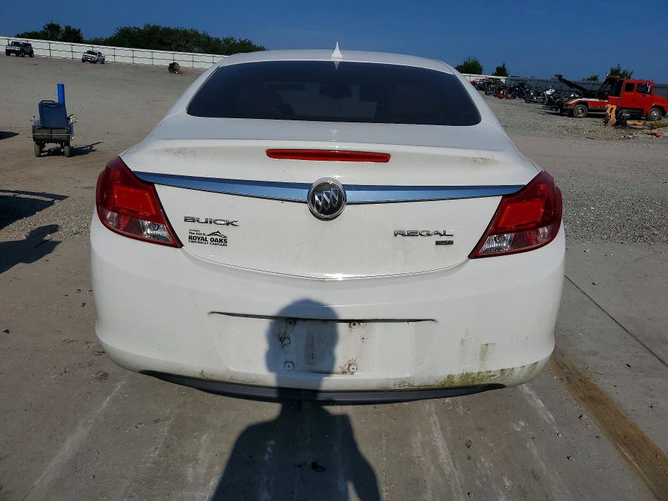 59811406 :رقم المزاد ، W04GP5EC0B1012988 vin ، 2011 Buick Regal مزاد بيع