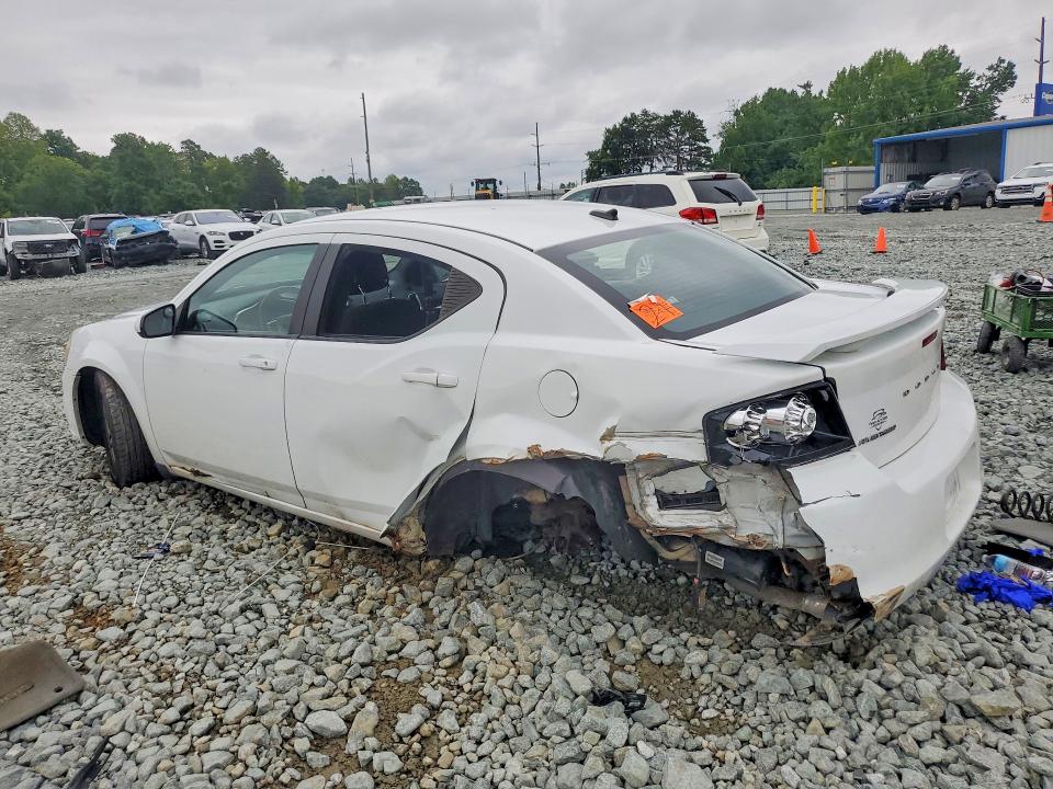 62323536 :رقم المزاد ، 1B3BD1FG4BN551983 vin ، 2011 Dodge Avenger مزاد بيع