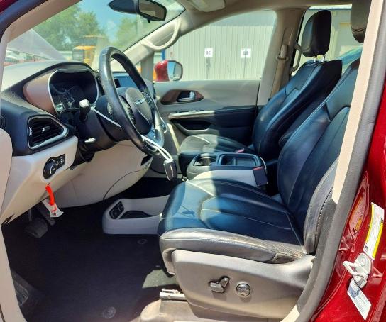 Продаж на аукціоні авто 2017 Chrysler Pacifica, vin: 2C4RC1BGXHR648221, номер лоту: 59321456