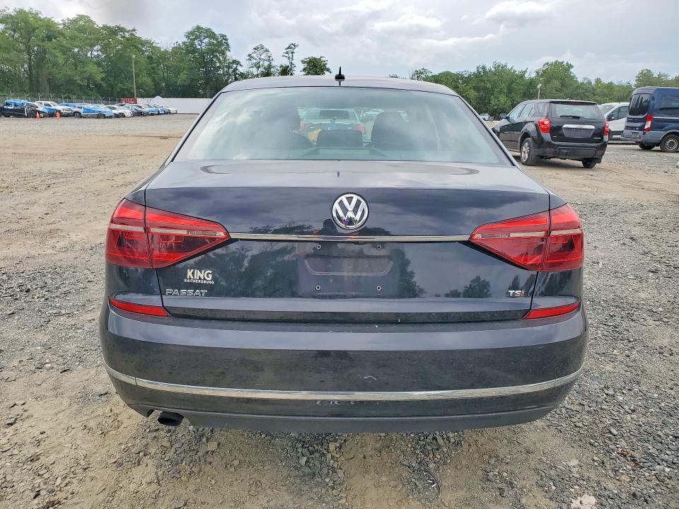 61725516 :رقم المزاد ، 1VWAT7A36HC077329 vin ، 2017 Volkswagen Passat مزاد بيع