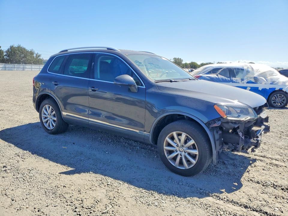 61324016 :رقم المزاد ، WVGFF9BP5BD004592 vin ، 2011 Volkswagen Touareg مزاد بيع