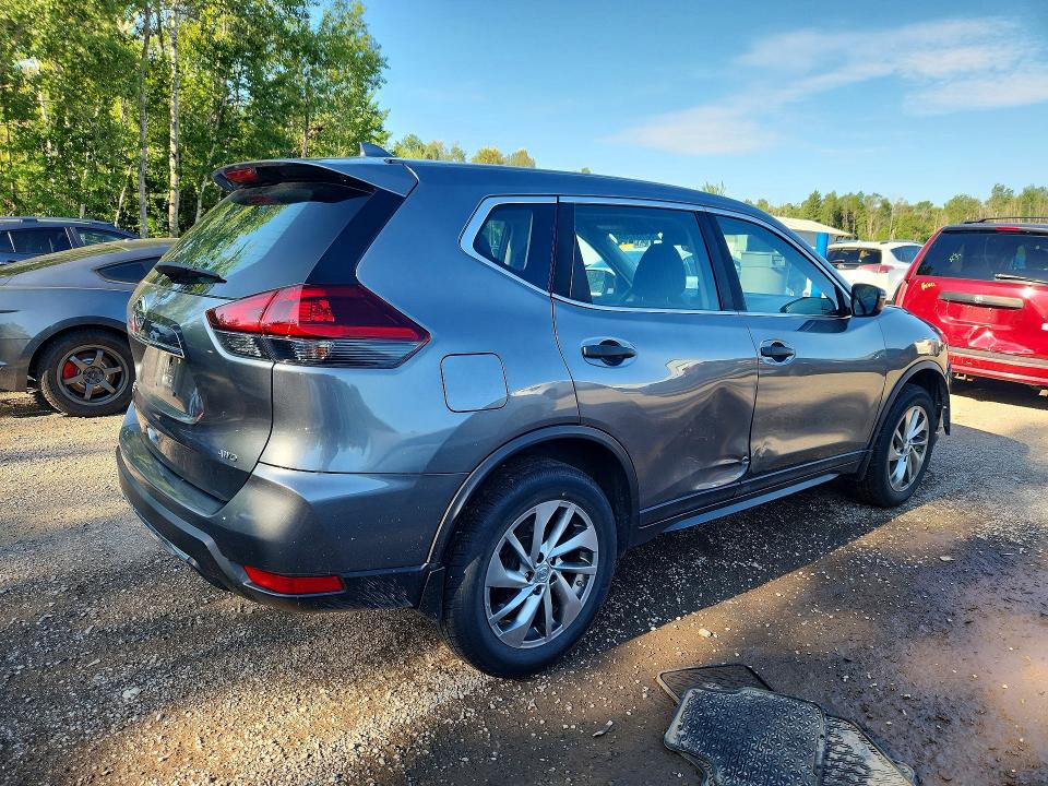 62131786 :رقم المزاد ، 5N1AT2MV0JC777173 vin ، 2018 Nissan Rogue مزاد بيع