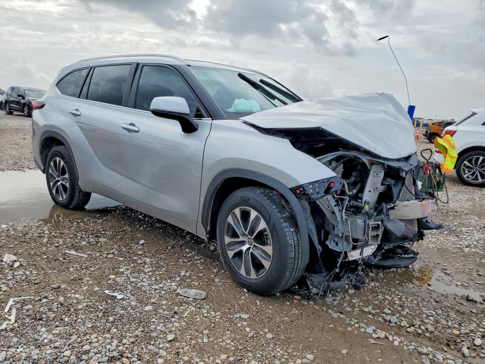 61019086 :رقم المزاد ، 5TDKDRAH6RS541828 vin ، 2024 Toyota Highlander مزاد بيع