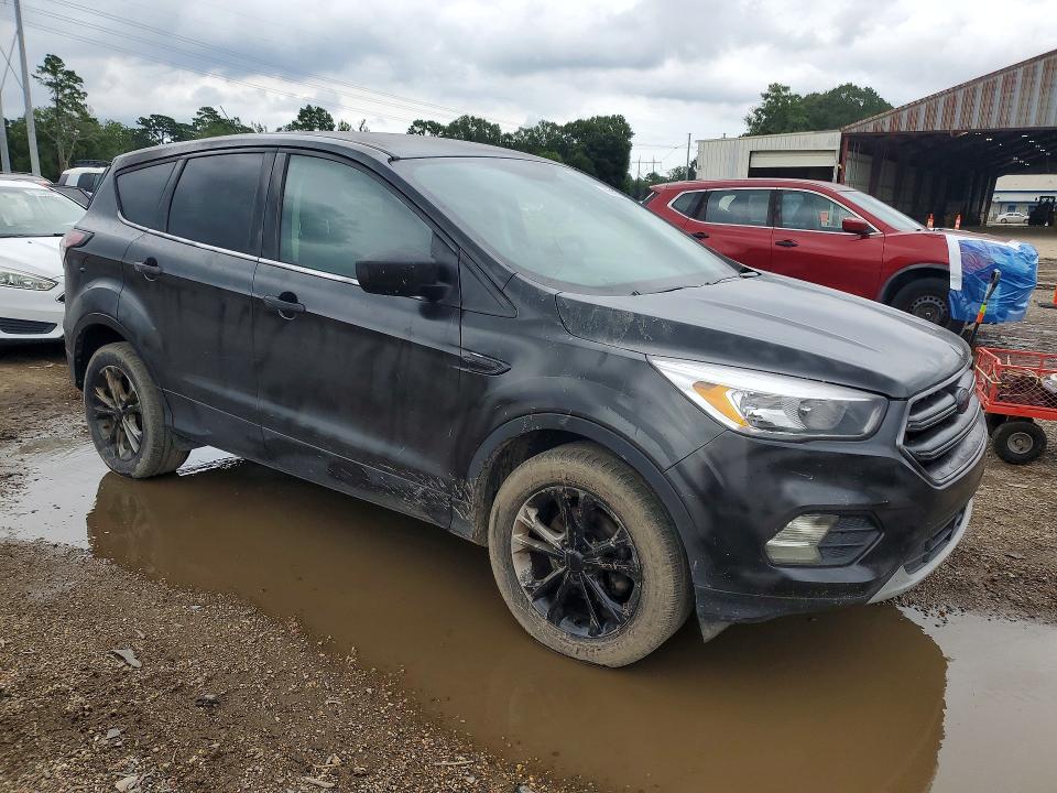 2017 Ford Escape მანქანა იყიდება აუქციონზე, vin: 1FMCU0GD7HUE39626, აუქციონის ნომერი: 60656956