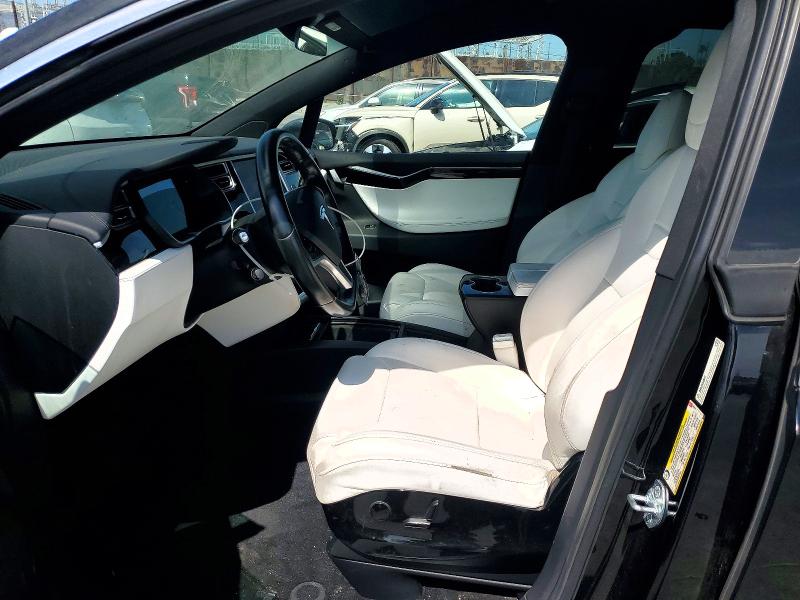 61681546 :رقم المزاد ، 5YJXCBE25GF027167 vin ، 2016 Tesla Model X مزاد بيع