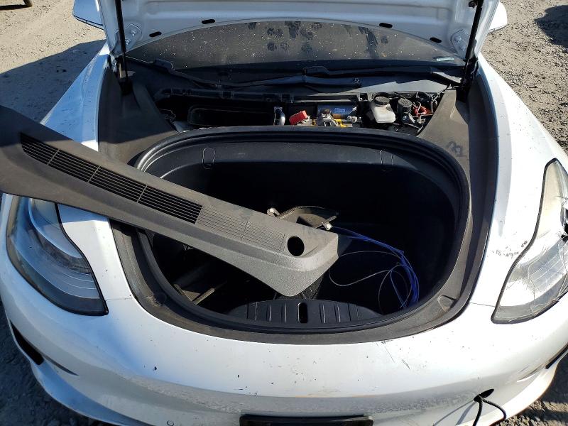 60071876 :رقم المزاد ، 5YJ3E1EB8KF191556 vin ، 2019 Tesla Model 3 مزاد بيع