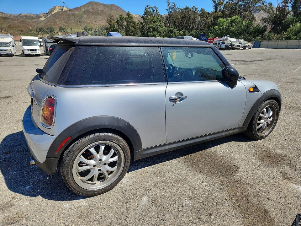 2010 Mini Cooper მანქანა იყიდება აუქციონზე, vin: WMWMF3C50ATZ64264, აუქციონის ნომერი: 60325266