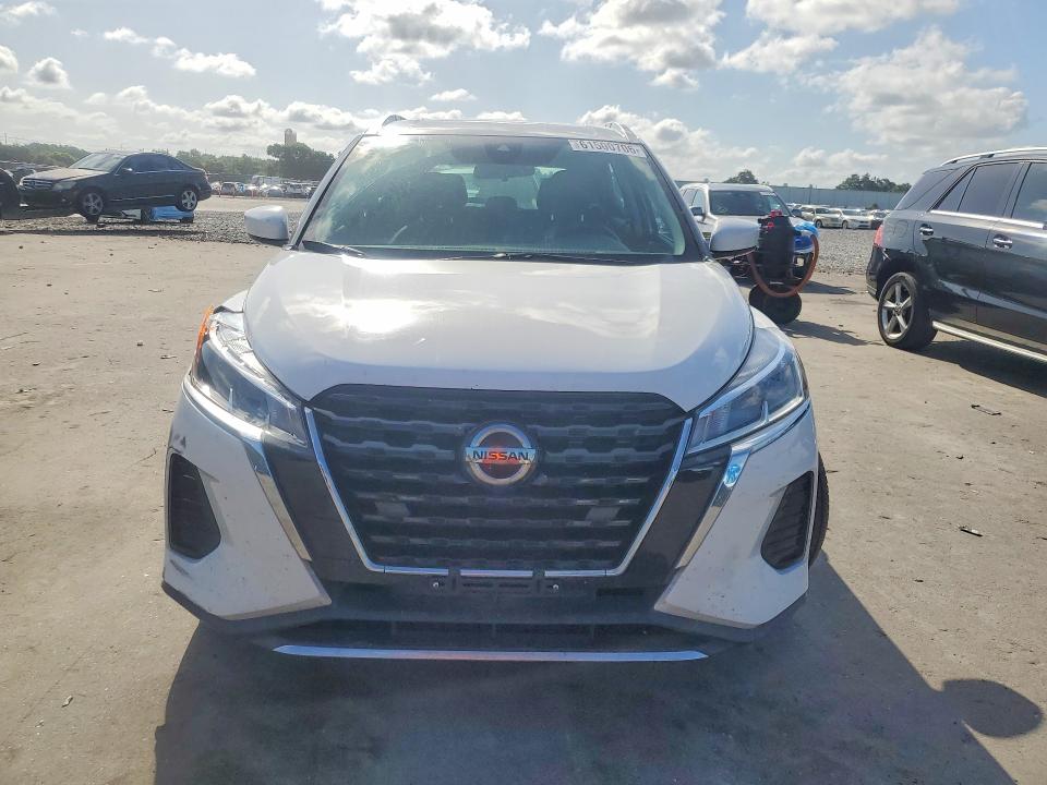 61500706 :رقم المزاد ، 3N1CP5CV0ML530946 vin ، 2021 Nissan Kicks مزاد بيع