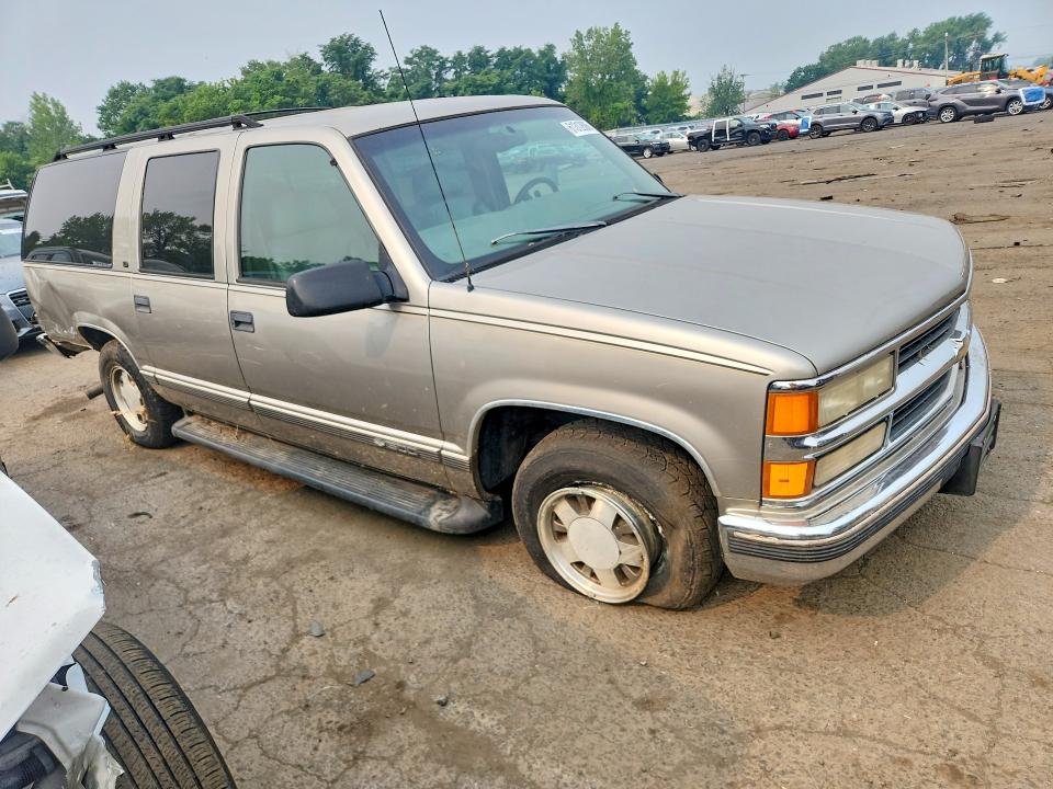 61312606 :رقم المزاد ، 3GNEC16R3XG143255 vin ، 1999 Chevrolet Suburban مزاد بيع