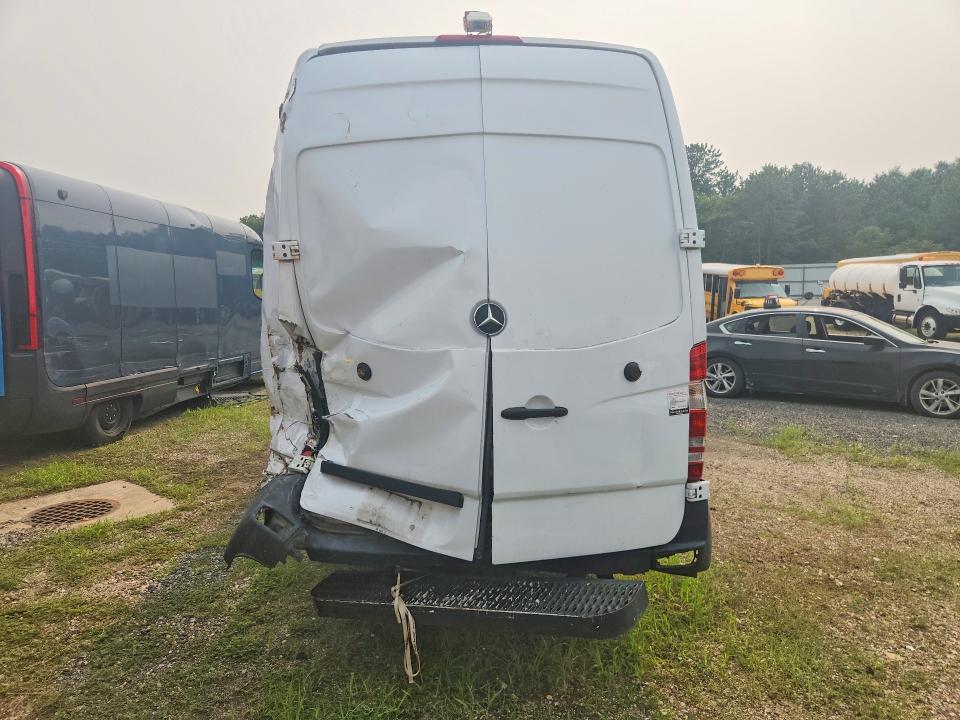 61388316 :رقم المزاد ، WD0PF445575203836 vin ، 2007 Dodge Sprinter مزاد بيع