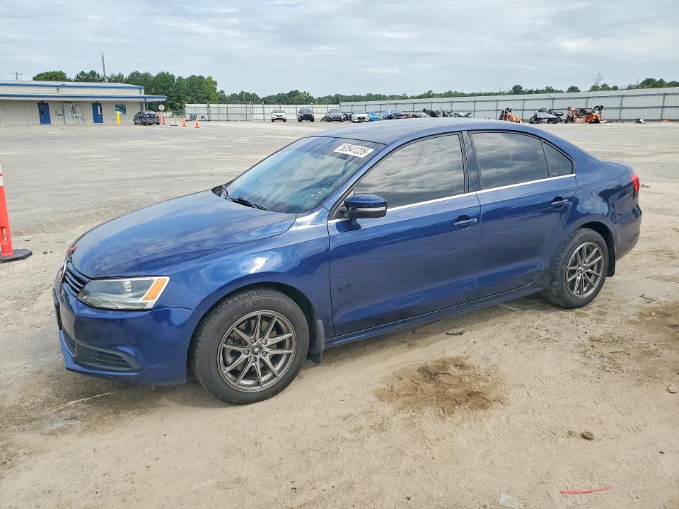 62641226 :رقم المزاد ، 3VWDP7AJ6DM403641 vin ، 2013 Volkswagen Jetta مزاد بيع