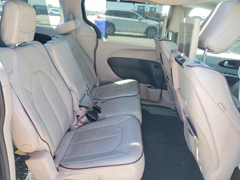 60761256 :رقم المزاد ، 2C4RC1GG0HR525746 vin ، 2017 Chrysler Pacifica مزاد بيع