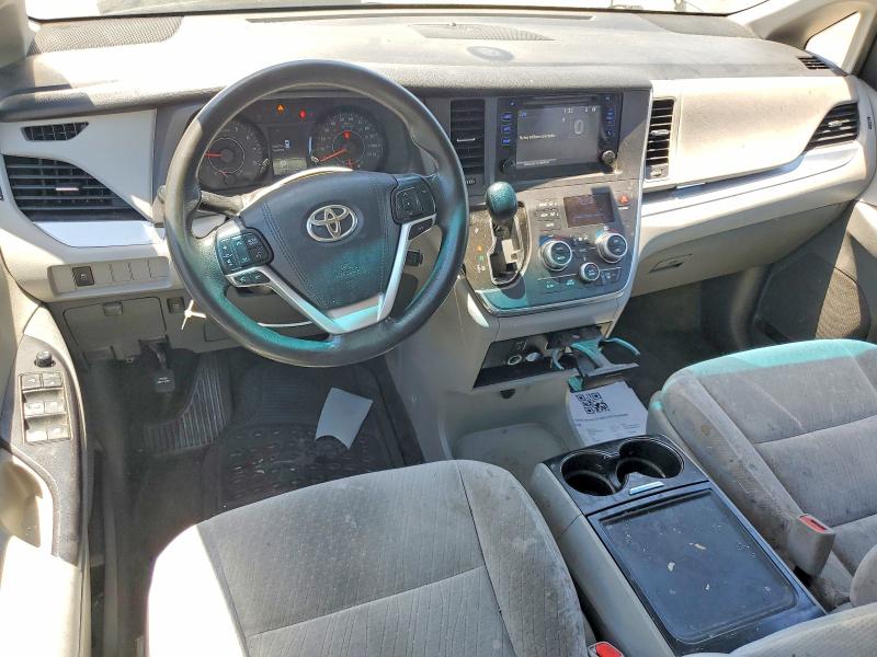 2017 Toyota Sienna მანქანა იყიდება აუქციონზე, vin: 5TDKZ3DC4HS836245, აუქციონის ნომერი: 61557026