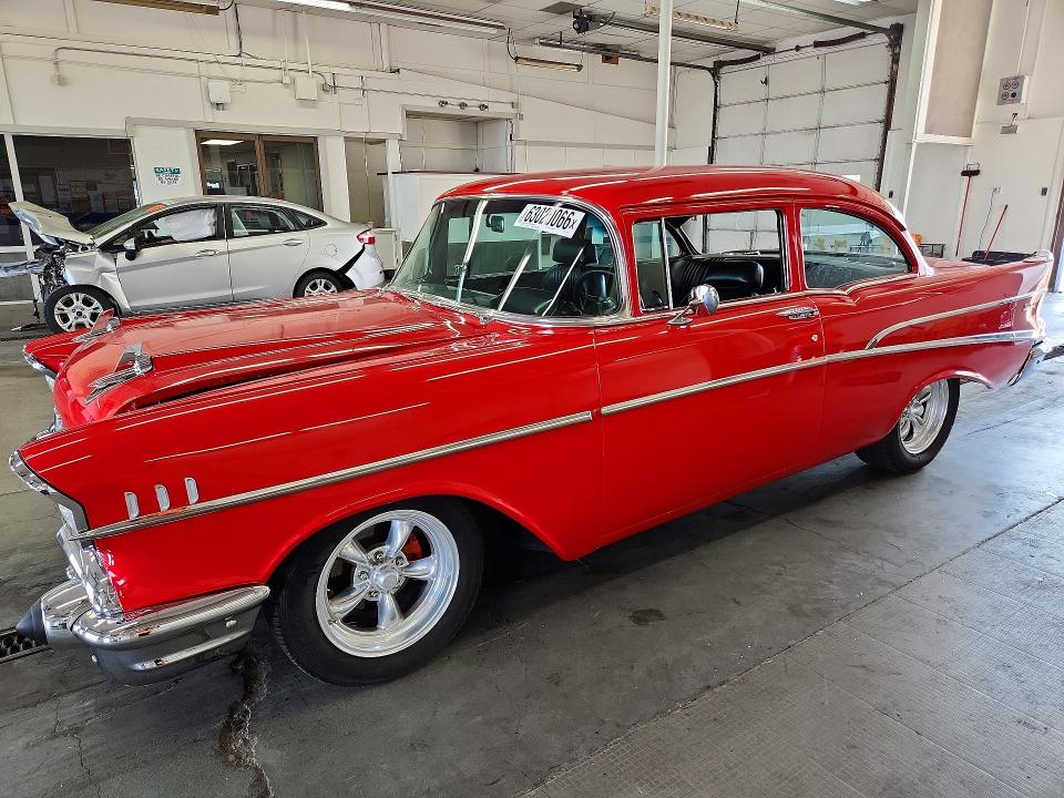 63020066 :رقم المزاد ، VB570132019 vin ، 1957 Chevrolet Uk مزاد بيع