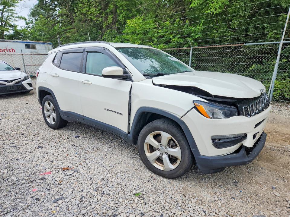 60409316 :رقم المزاد ، 3C4NJCBB3JT226864 vin ، 2018 Jeep Compass مزاد بيع