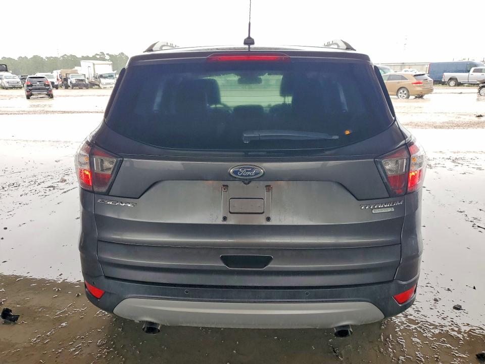 2017 Ford Escape მანქანა იყიდება აუქციონზე, vin: 1FMCU0J99HUB42703, აუქციონის ნომერი: 61245856