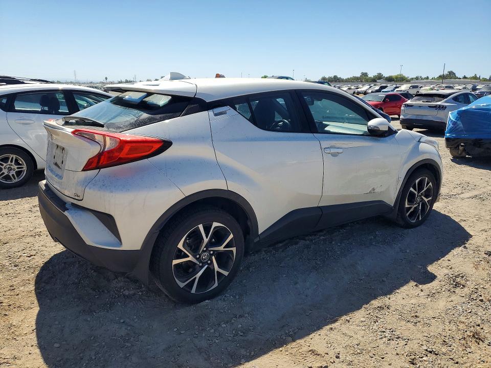62132526 :رقم المزاد ، NMTKHMBX6JR050787 vin ، 2018 Toyota C-hr مزاد بيع