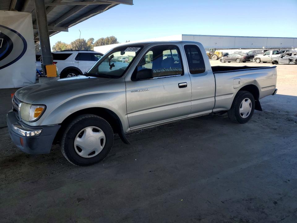 61591686 :رقم المزاد ، 4TAVL52N1YZ641891 vin ، 2000 Toyota Tacoma مزاد بيع