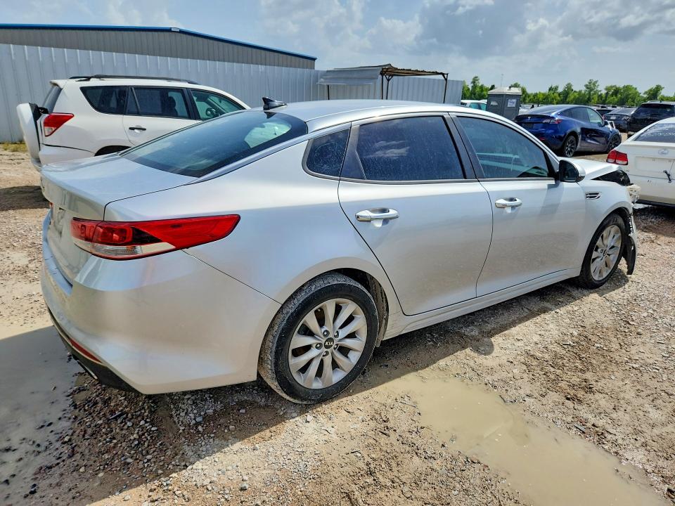 61776916 :رقم المزاد ، 5XXGT4L33HG124180 vin ، 2017 Kia Optima مزاد بيع