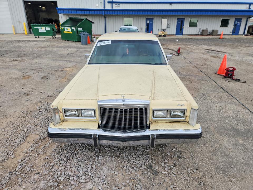 60298446 :رقم المزاد ، 1LNBP94F3BY612359 vin ، 1981 Lincoln Town Car مزاد بيع