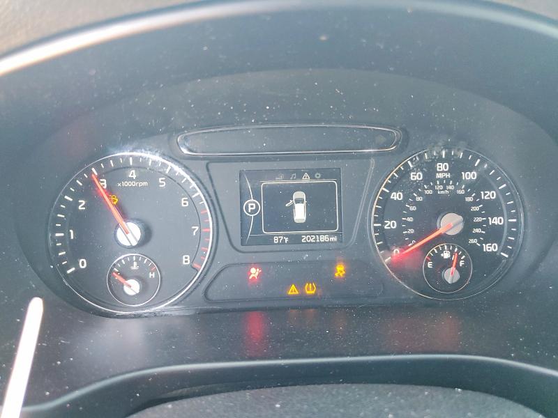 60257956 :رقم المزاد ، 5XYPG4A31HG272542 vin ، 2017 Kia Sorento مزاد بيع