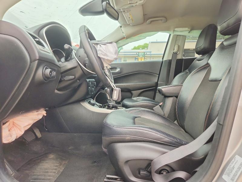 60738976 :رقم المزاد ، 3C4NJDBB0HT646520 vin ، 2017 Jeep Compass مزاد بيع