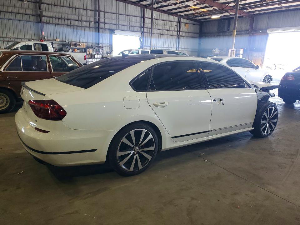 60291346 :رقم المزاد ، 1VWJM7A33JC036840 vin ، 2018 Volkswagen Passat مزاد بيع