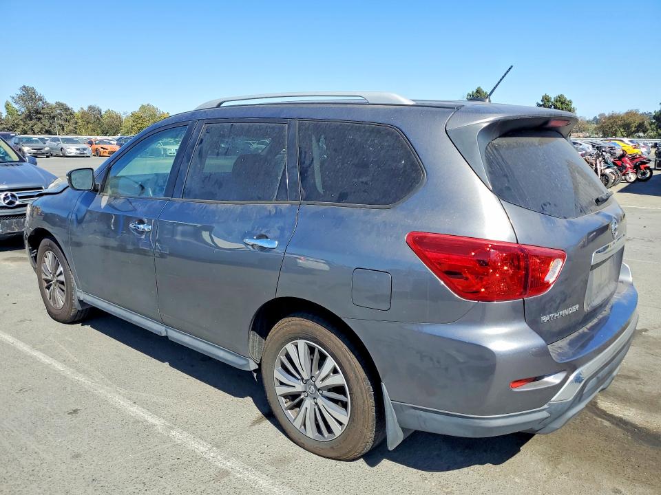 Продажа на аукционе авто 2018 Nissan Pathfinder, vin: 5N1DR2MN2JC620417, номер лота: 60896966