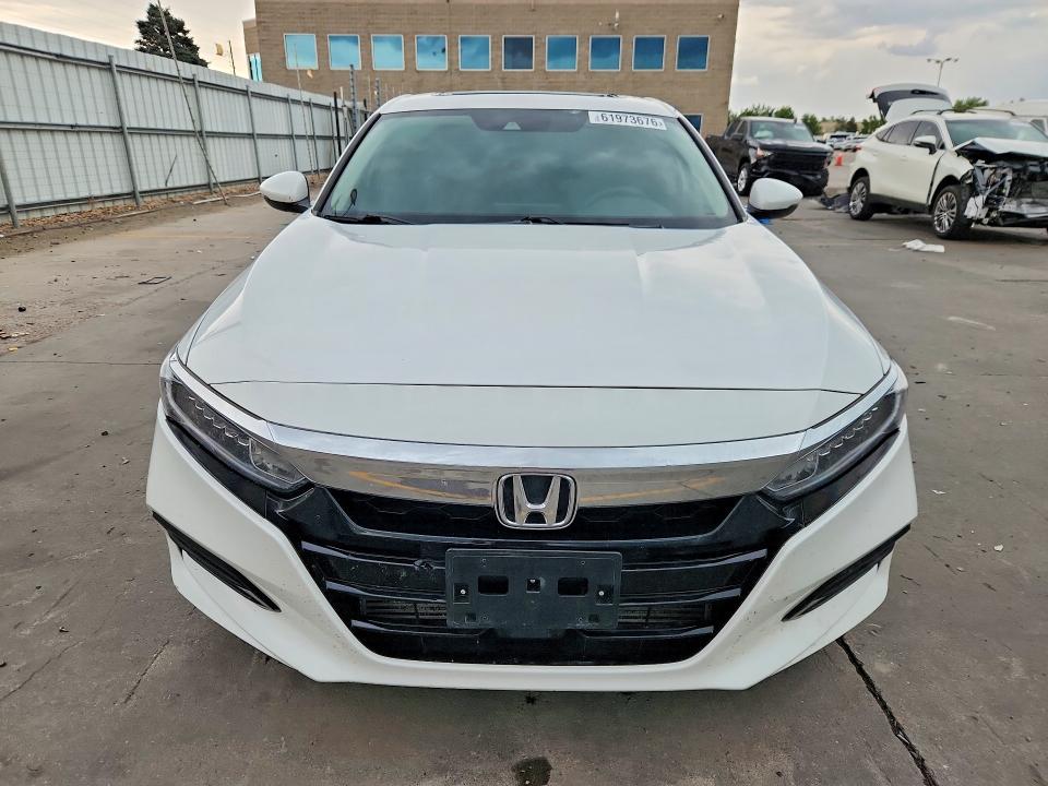 2019 Honda Accord მანქანა იყიდება აუქციონზე, vin: 1HGCV1F52KA092086, აუქციონის ნომერი: 61973676