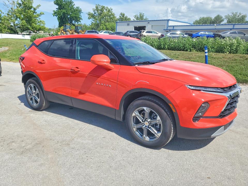 Продаж на аукціоні авто 2026 Chevrolet Blazer, vin: 3GNKBCR47TS147639, номер лоту: 61541796