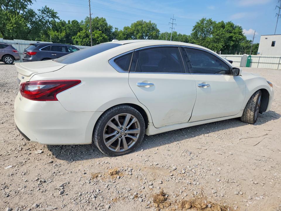 61507166 :رقم المزاد ، 1N4AL3AP9JC200051 vin ، 2018 Nissan Altima مزاد بيع