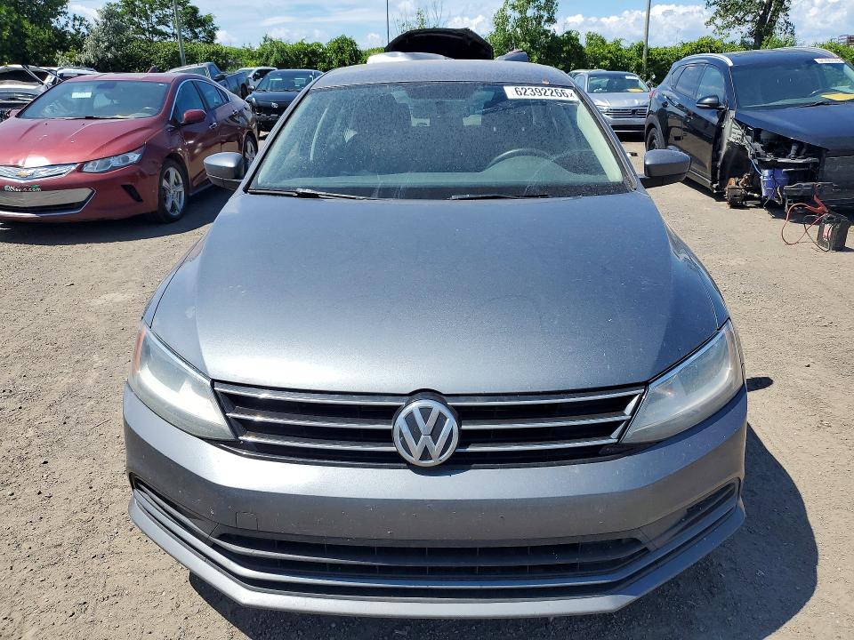 62392266 :رقم المزاد ، 3VW167AJ2HM201696 vin ، 2017 Volkswagen Jetta مزاد بيع