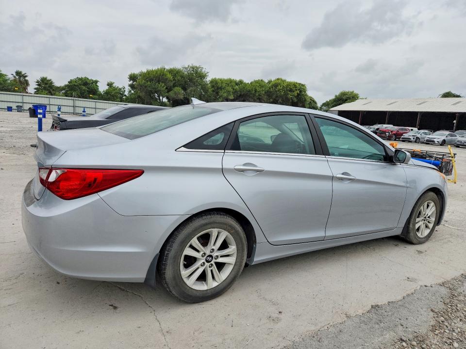 61365886 :رقم المزاد ، 5NPEB4AC3CH484558 vin ، 2012 Hyundai Sonata مزاد بيع