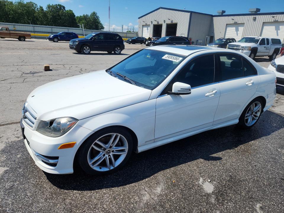 Продажа на аукционе авто 2013 Mercedes-benz C, vin: WDDGF4HB2DA797626, номер лота: 59085066