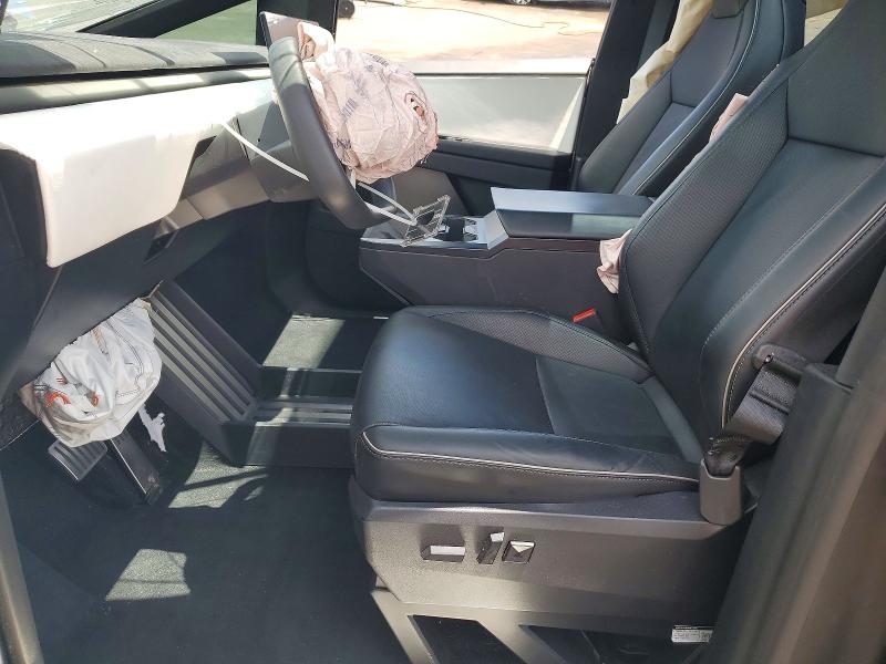 63221046 :رقم المزاد ، 7G2CEHEEXRA038443 vin ، 2024 Tesla Cybertruck مزاد بيع