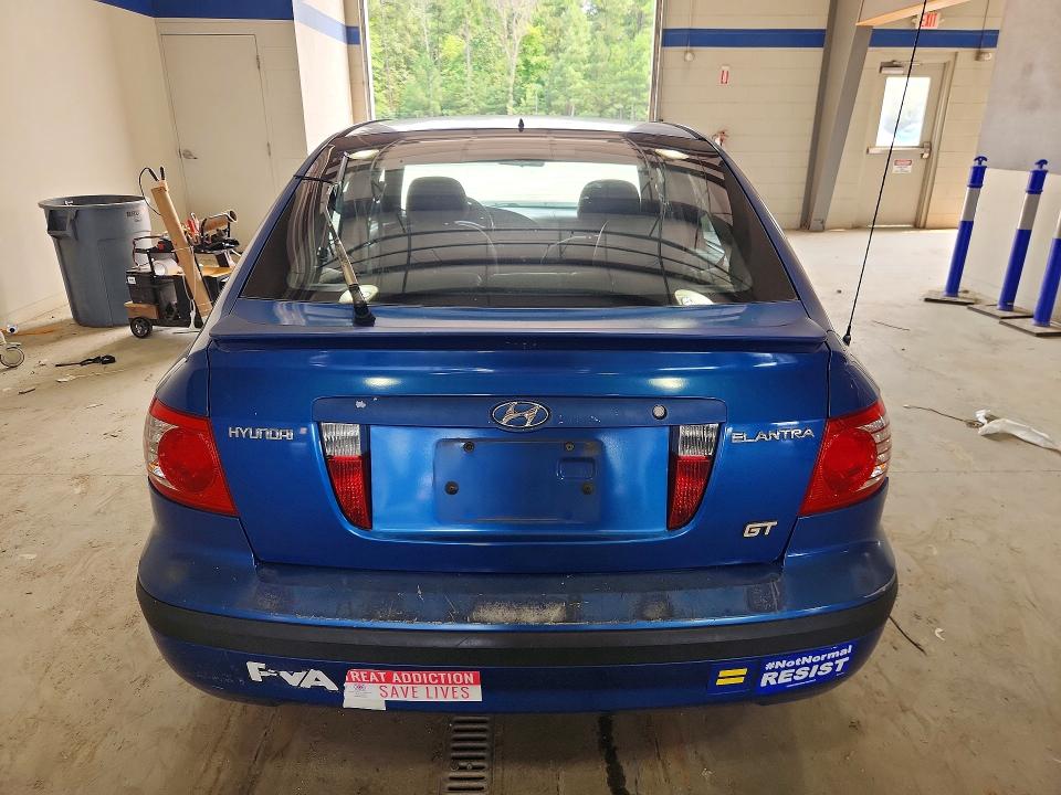 60693136 :رقم المزاد ، KMHDN56D34U127183 vin ، 2004 Hyundai Elantra مزاد بيع