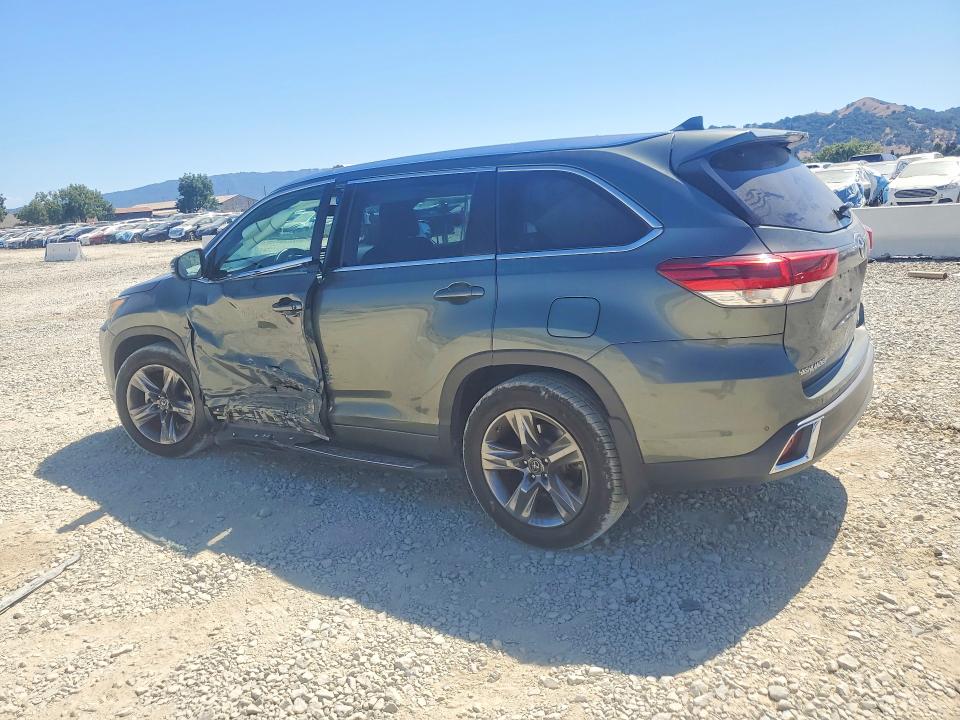 2018 Toyota Highlander მანქანა იყიდება აუქციონზე, vin: 5TDDZRFH2JS862580, აუქციონის ნომერი: 61322236