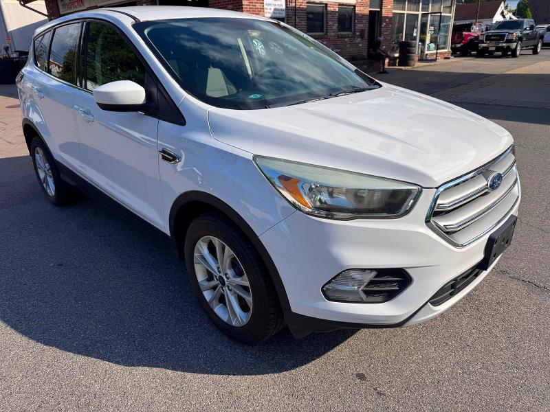 2017 Ford Escape მანქანა იყიდება აუქციონზე, vin: 1FMCU9GD8HUC04625, აუქციონის ნომერი: 62748836
