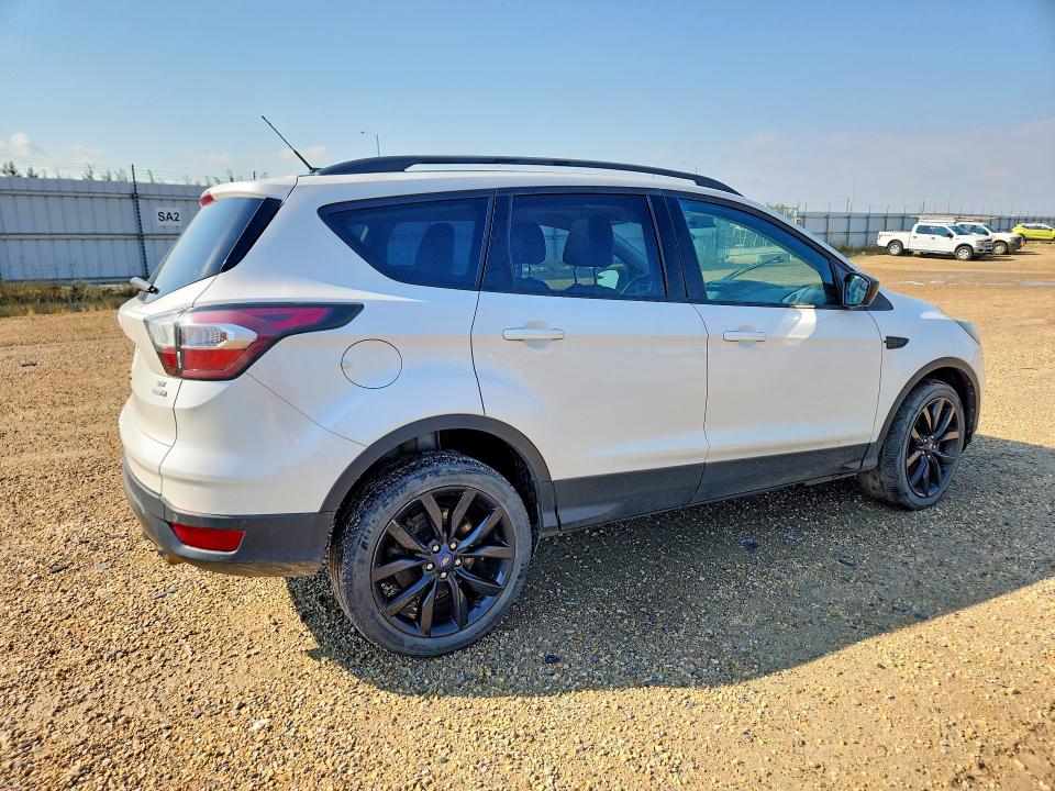 Продажа на аукционе авто 2017 Ford Escape, vin: 1FMCU9GD4HUA43433, номер лота: 62821366