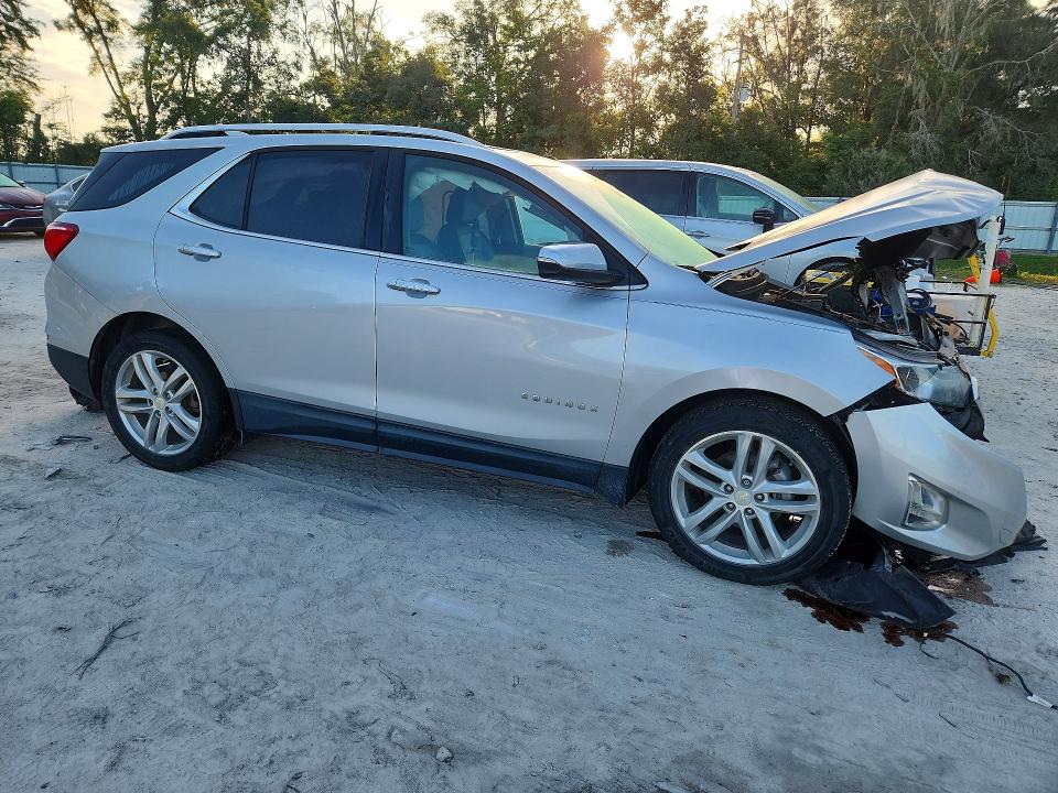 2018 Chevrolet Equinox მანქანა იყიდება აუქციონზე, vin: 2GNAXMEV5J6132909, აუქციონის ნომერი: 62092756