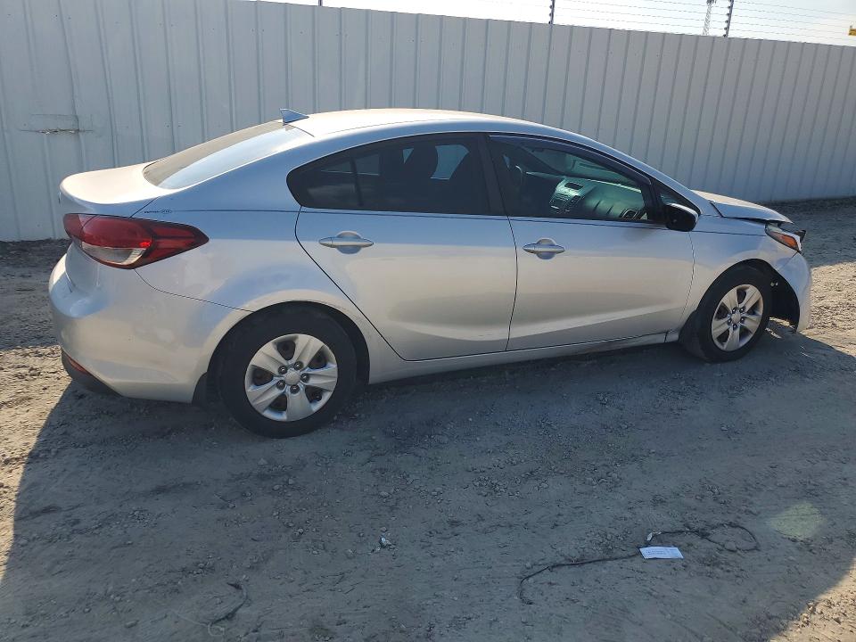 59581686 :رقم المزاد ، 3KPFK4A72HE029378 vin ، 2017 Kia Forte مزاد بيع