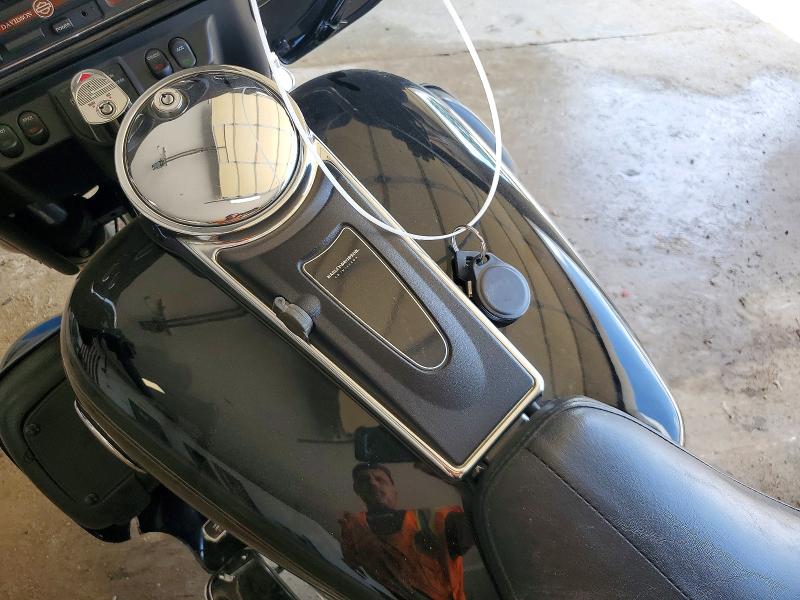 59659826 :رقم المزاد ، 1HD1FCW114Y630507 vin ، 2004 Harley-davidson Flhtcui مزاد بيع