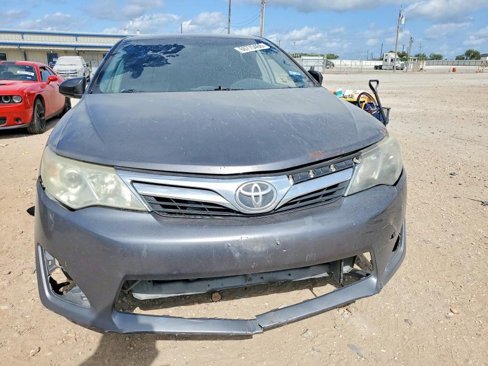 60775466 :رقم المزاد ، 4T4BF1FK2ER427297 vin ، 2014 Toyota Camry مزاد بيع
