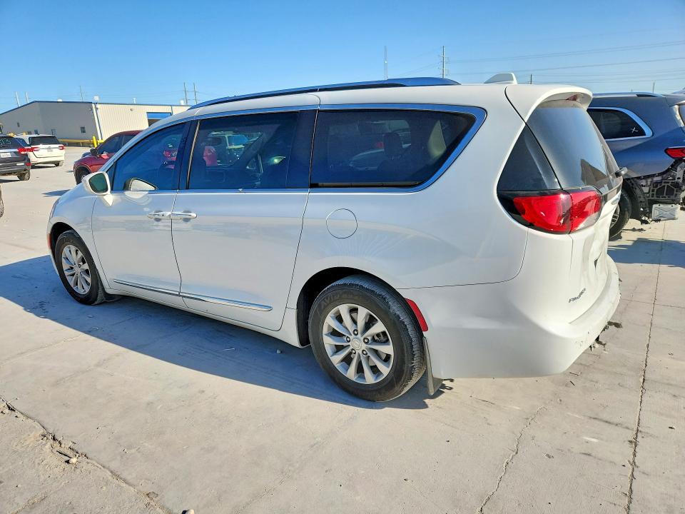 Продажа на аукционе авто 2019 Chrysler Pacifica, vin: 2C4RC1BG1KR554476, номер лота: 60789306