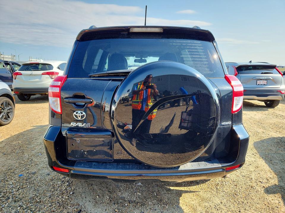 62834326 :رقم المزاد ، 2T3DF4DVXBW158003 vin ، 2011 Toyota Rav4 مزاد بيع