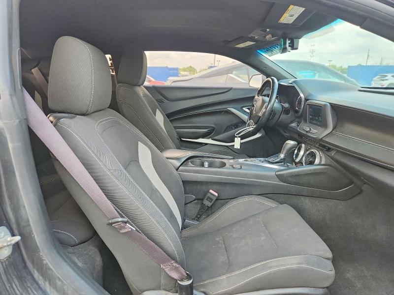 60433146 :رقم المزاد ، 1G1FB1RX7H0178700 vin ، 2017 Chevrolet Camaro مزاد بيع